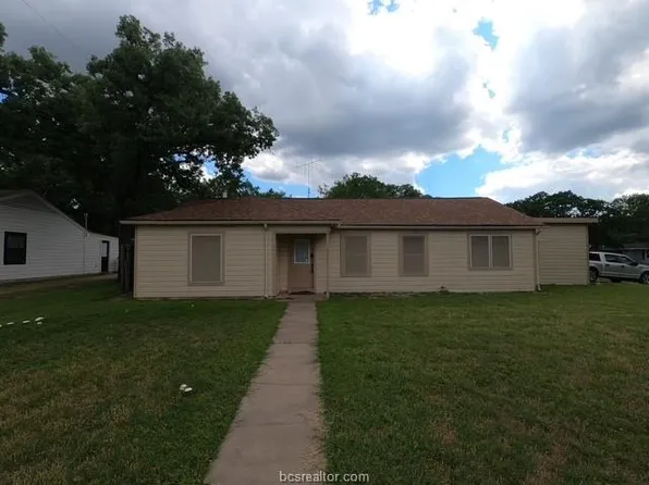 4200 Culpepper Dr, Bryan, TX 77801