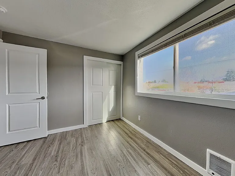 1105 S Woodlawn St #1 — Photo 23