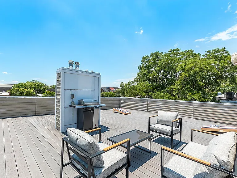 Rooftop Terrace for all residents (electric grill)