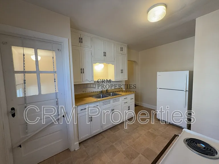 933 N Linwood Ave — Photo 10