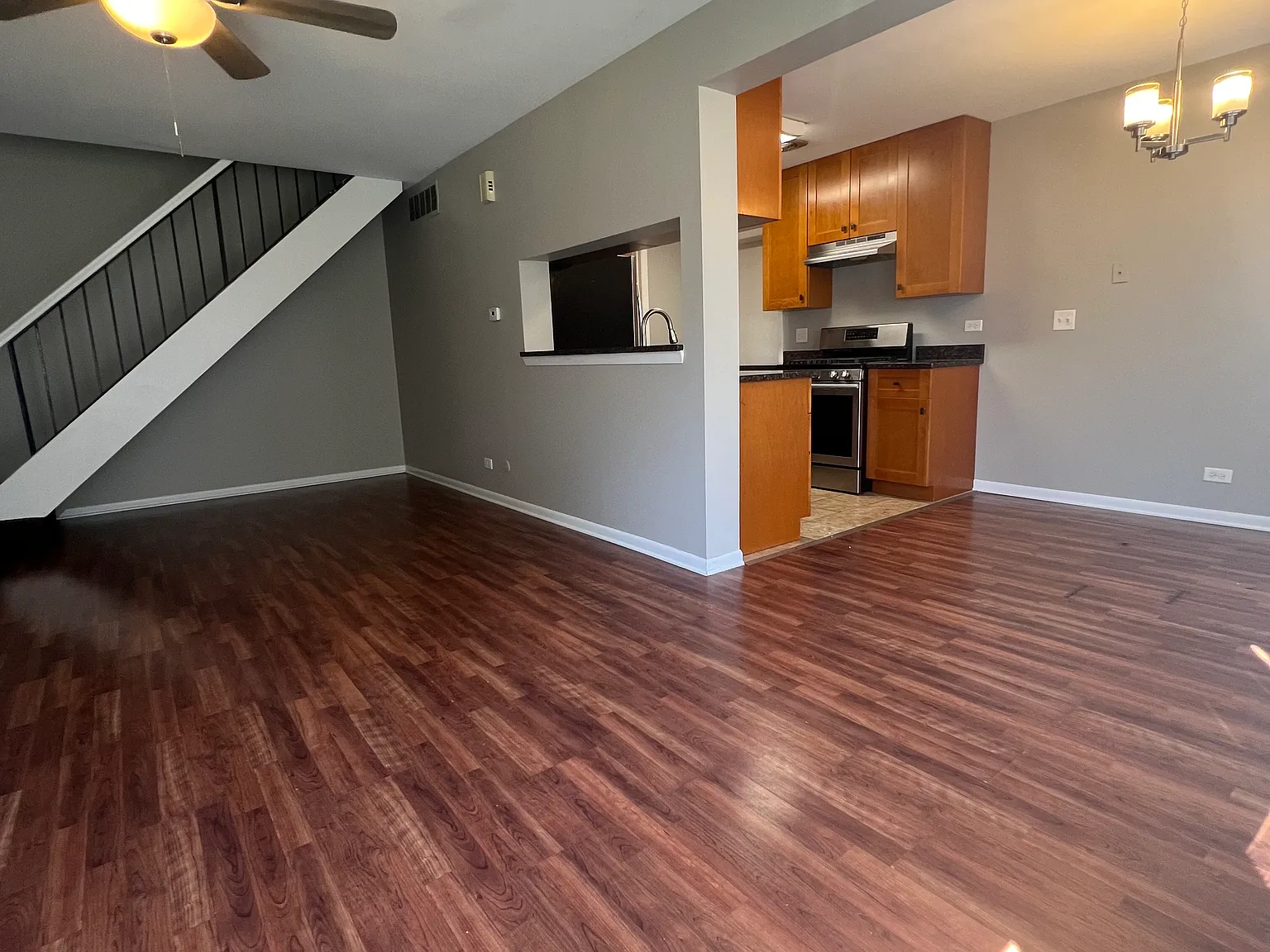2 bed, 1.5 bath, 1012 sqft, $2,050 — Photo 3