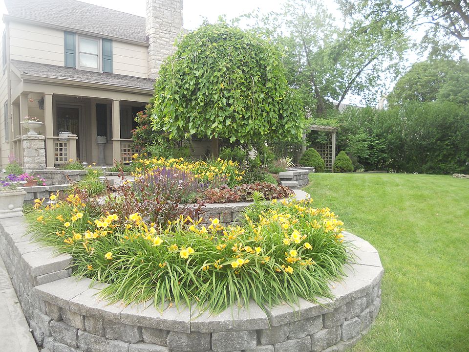 Stone Walled Lanscaping