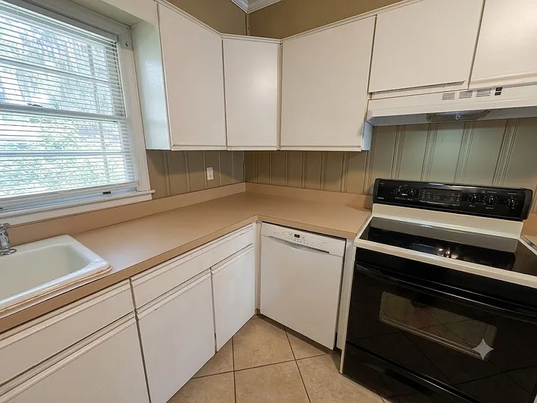 500 Pilot St — Photo 29