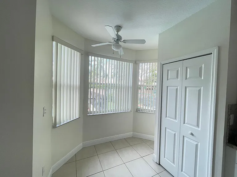 12468 SW 121st Ave — Photo 14