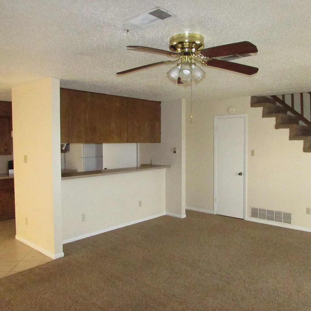 3008 Chaucer Dr — Photo 4