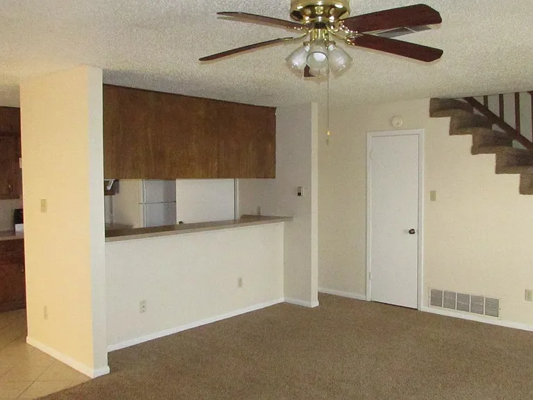3008 Chaucer Dr — Photo 4