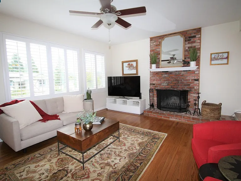 3415 Grasswood Dr — Photo 5
