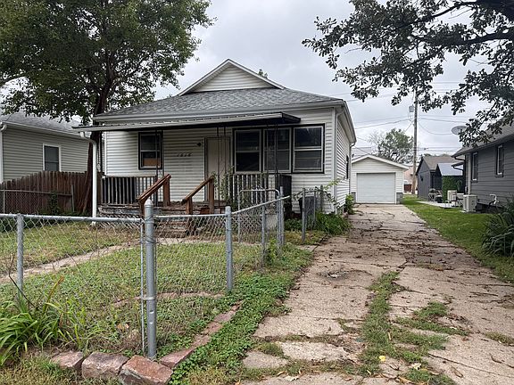 4th image of 1616 2nd Ave