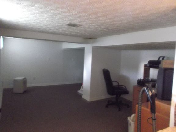4th image of 1645 Eastview Ave