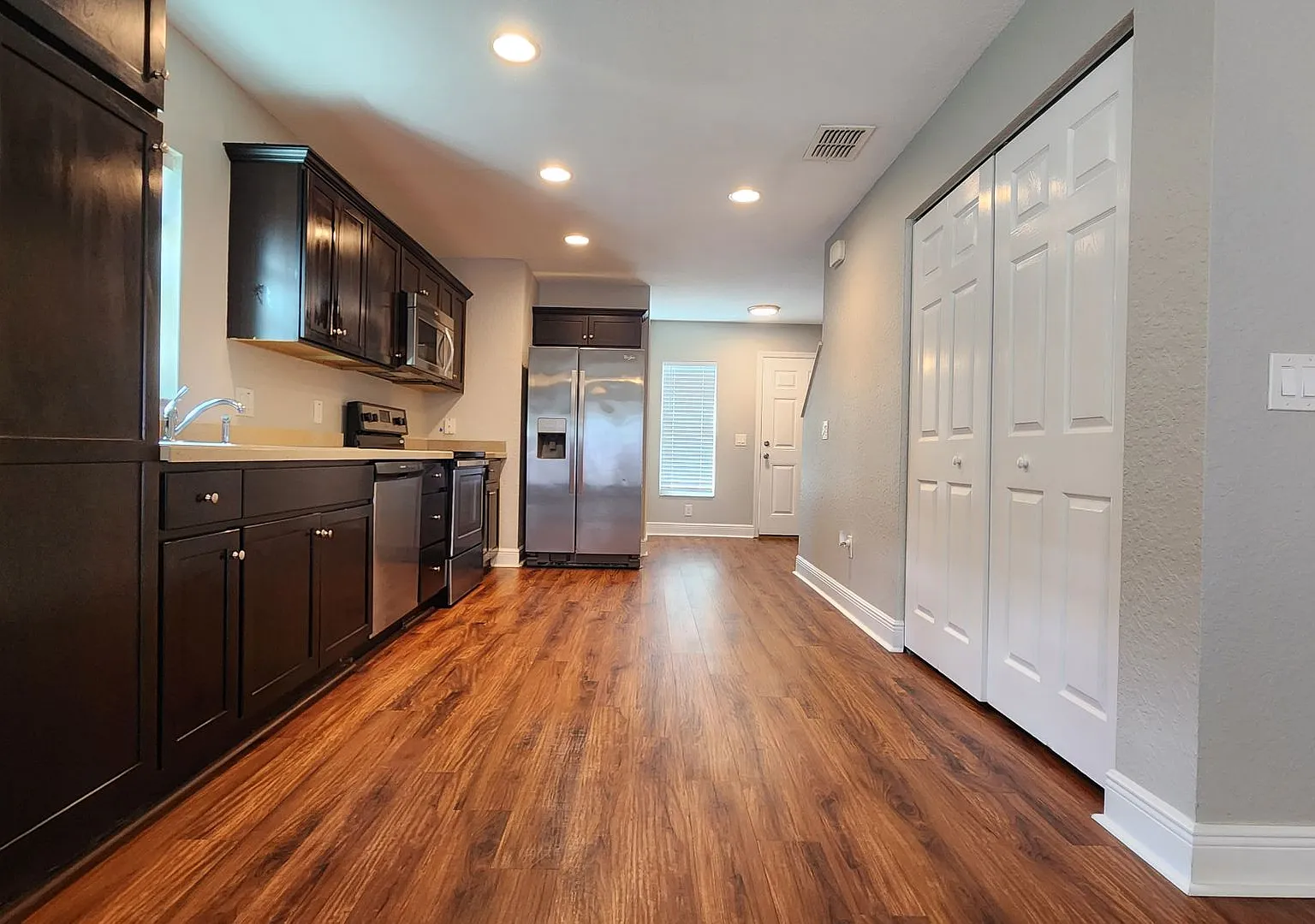 One Month Free Immediate Move-In Limited Offer !!Available !! — Photo 2
