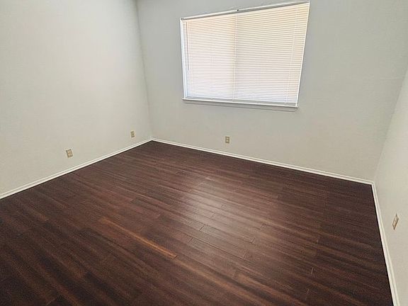 4th image of 217 E Fredrick St #2