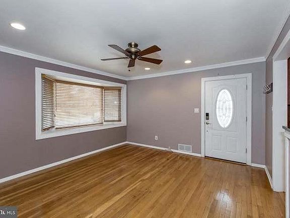 5th image of 1203 Simmons Dr