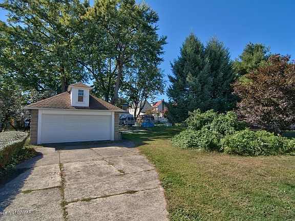 2nd image of 116 W Vaughn St
