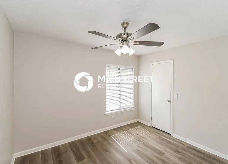 7848 Hunters Lake Cir S — Photo 9