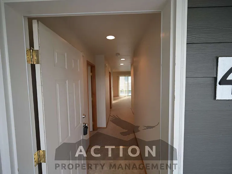 1312 Campbell Ave #4 — Photo 2