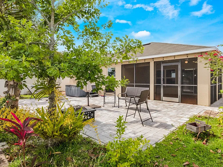 4602 Harvest Row Ln — Photo 34