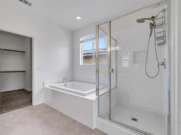 35452 Corte Los Robles — Photo 14