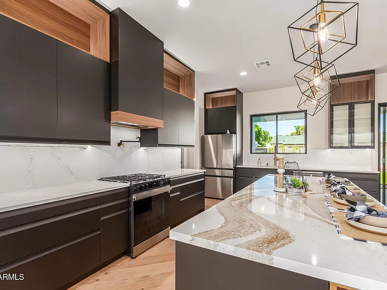 3014 E Avalon Dr — Photo 12