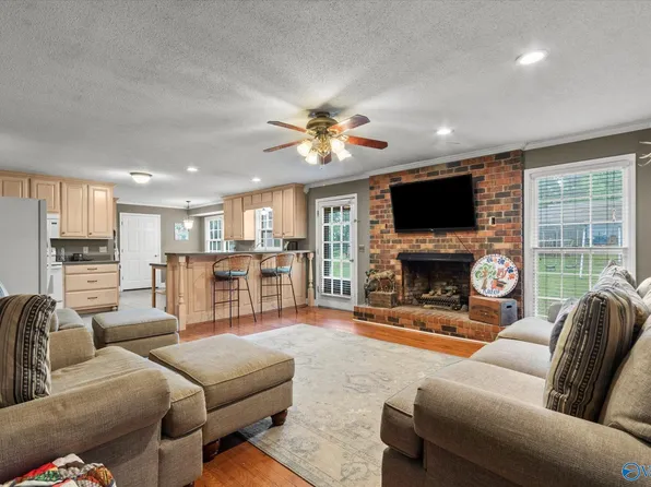 100 Cumberland Cir, Scottsboro, AL 35769