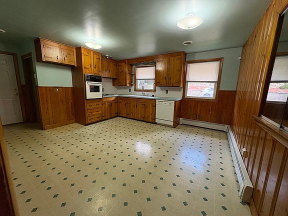4th image of 175 Dana Ave