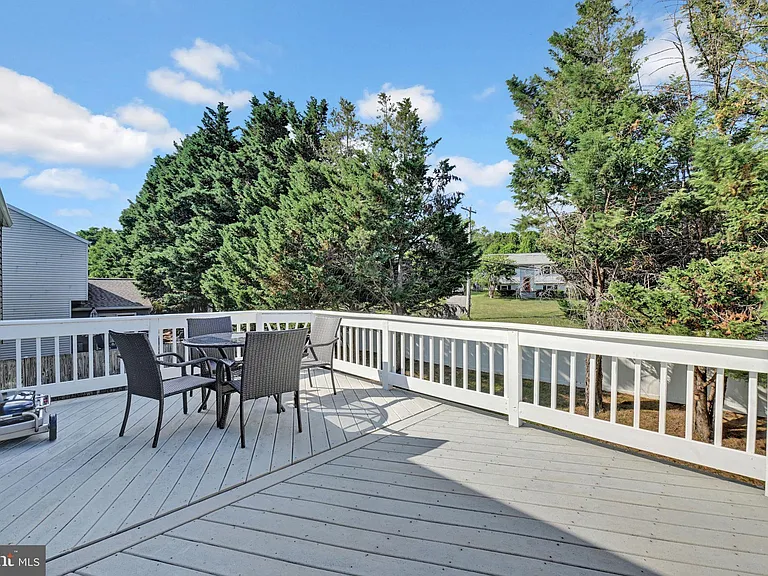 350 Long Meadow Way — Photo 3