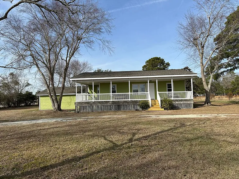 2213 Sloop Point Loop Rd — Photo 1