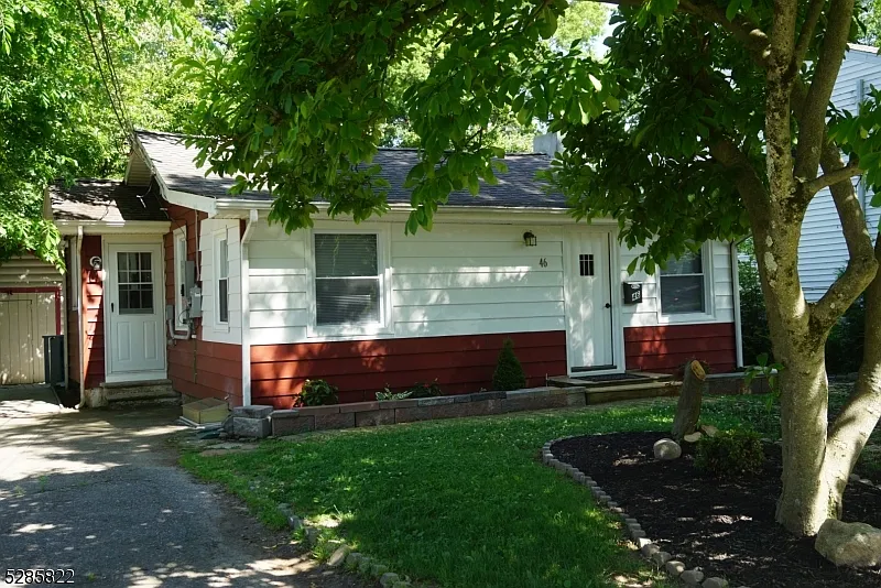 2 bed, 636 sqft, $2,600 — Photo 1