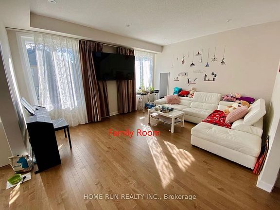 5th image of 312 Everglade Way
