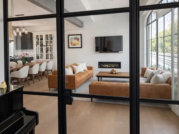 4261 Beethoven St, Los Angeles, CA 90066