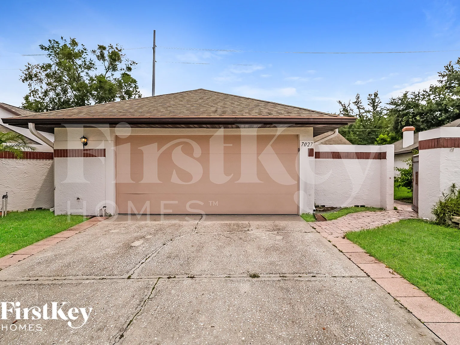 3 bed, 2.0 bath, 1640 sqft, $2,670 — Photo 1