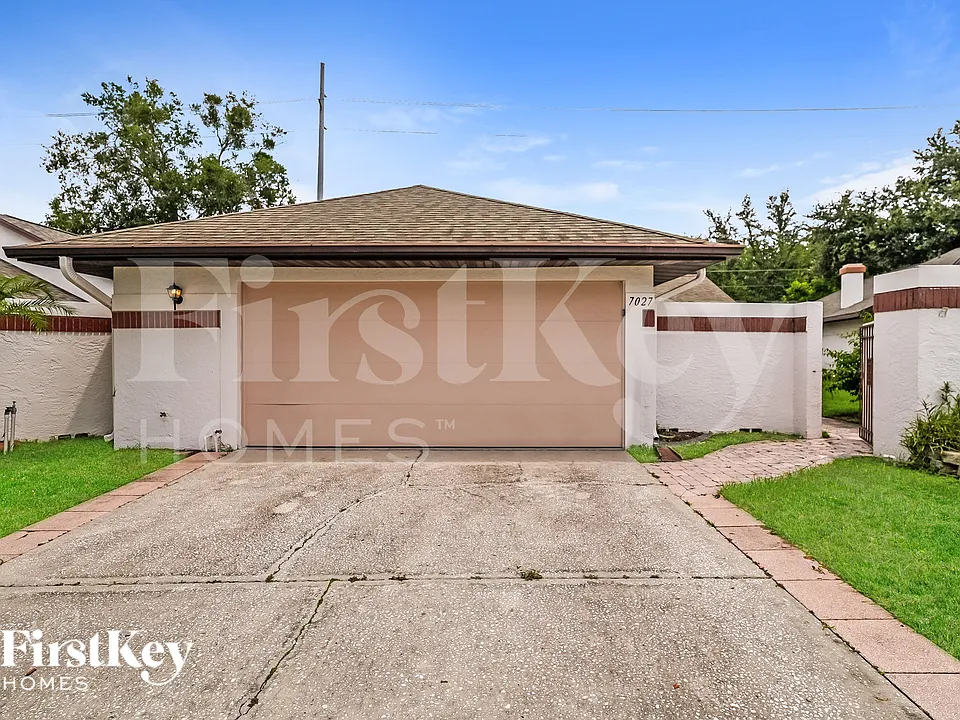 7027 Silvermill Dr