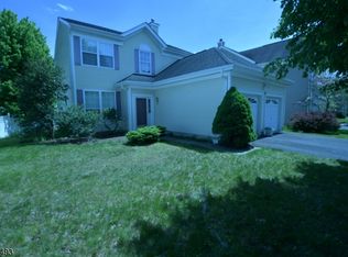 18 Musky Ridge Dr, Hackettstown, NJ 07840