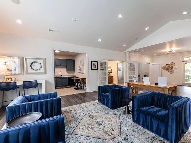 The Waverly — Photo 19