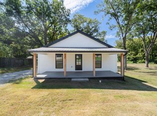 135 W 3rd St, Henderson, TN 38340