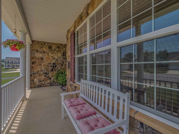 5th image of 44008 W Leola Ct