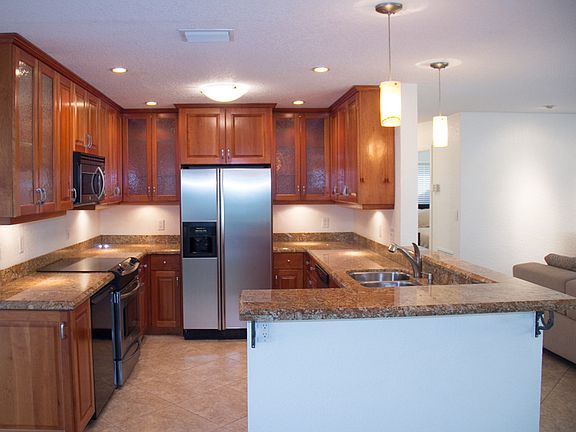 3rd image of 1400 SE 3rd Ave