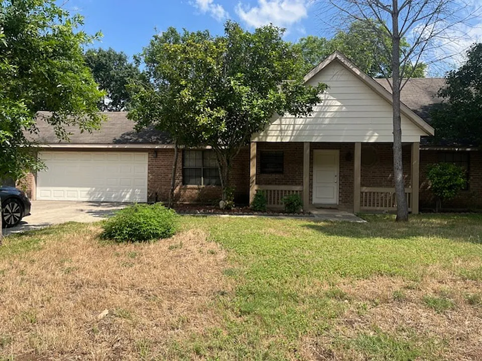 1306 Carnation Ln