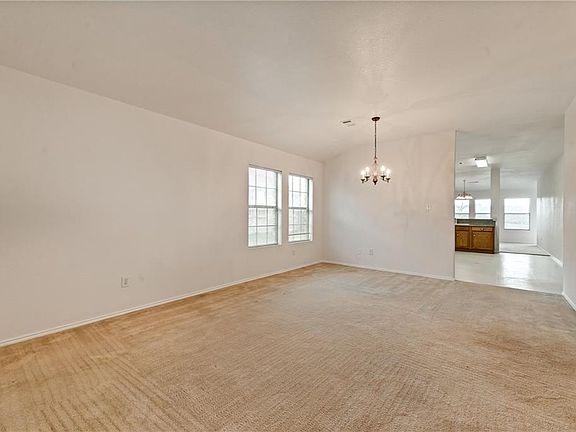 5th image of 636 Bay Laurel Ln