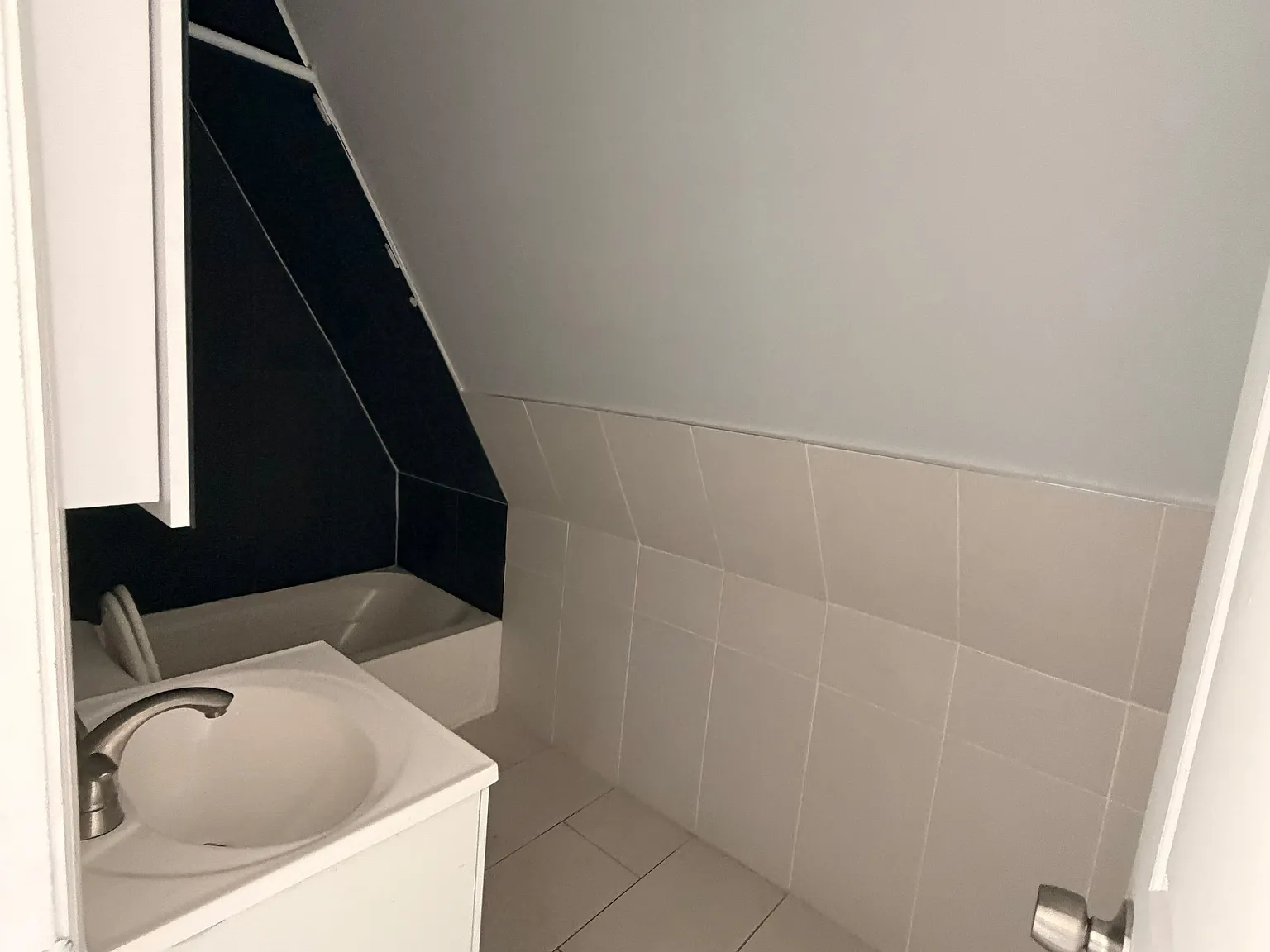 2 bed, 1000 sqft, $1,550 — Photo 2
