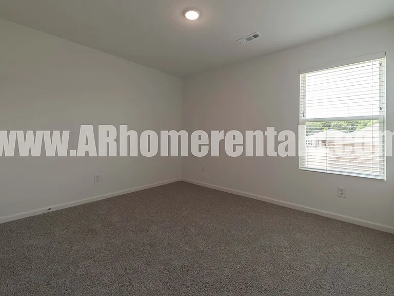 1125 Gallery Dr — Photo 8
