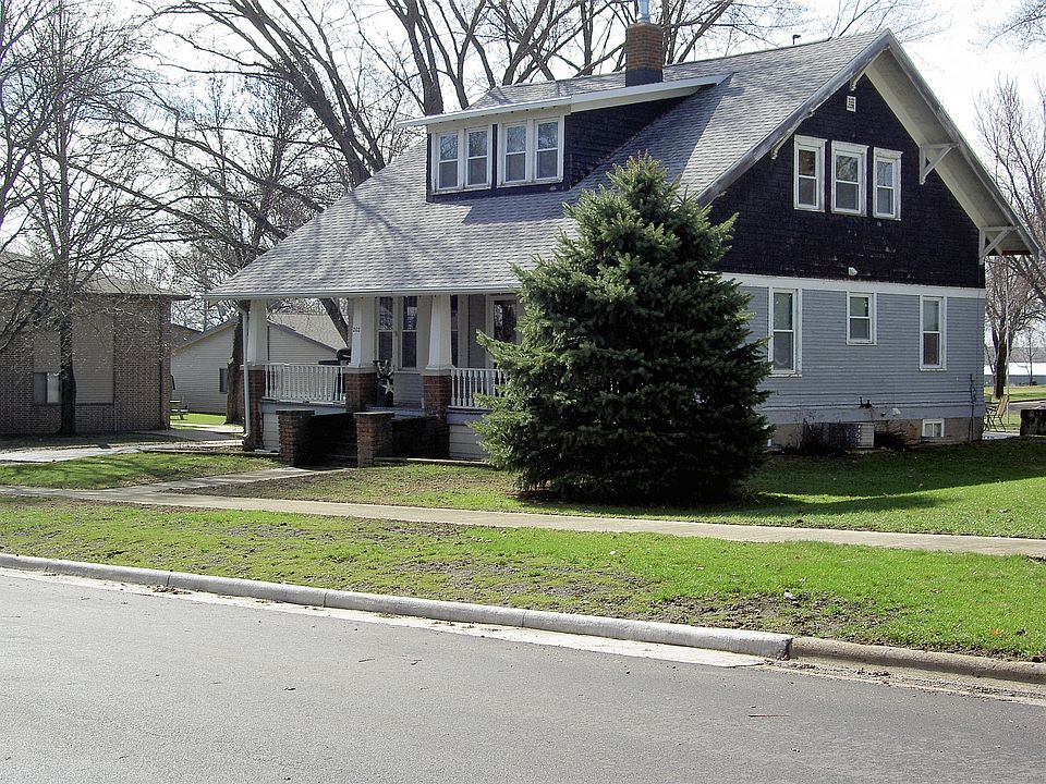 2nd image of 2700 E Leach Ave