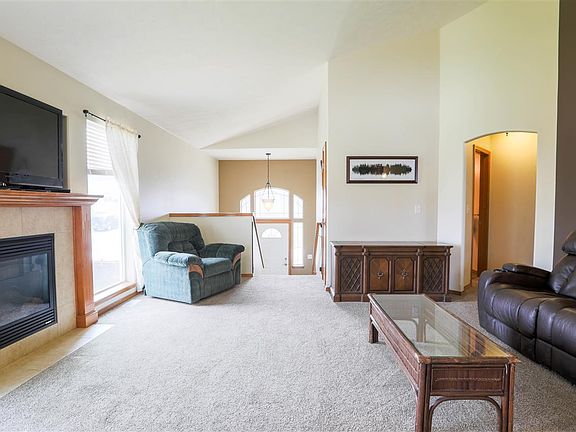 4th image of 1414 W Summerhill Ct
