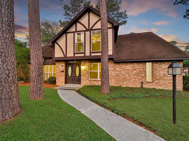 14719 Cedar Point Dr — Photo 48