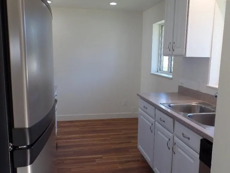 250 S Ivy St — Photo 2