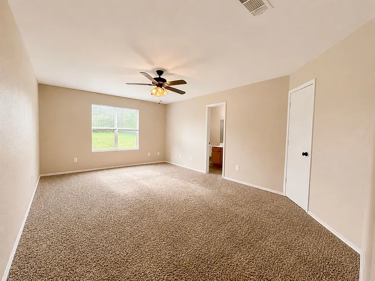 4602 Greyhound Dr — Photo 8
