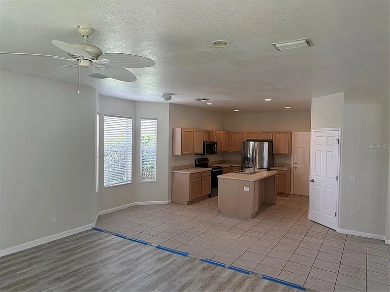 5097 SW 40th Pl — Photo 6