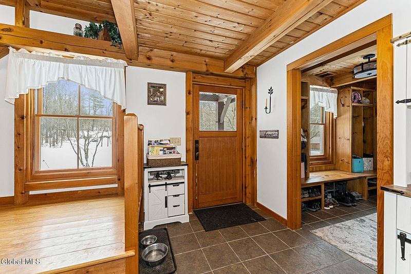 5th image of 3056 Shaw Road