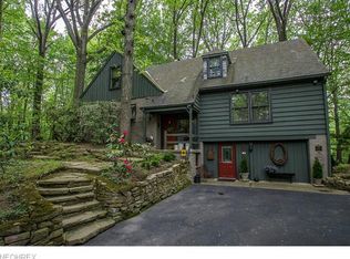 6105 W Ridgewood Dr, Parma, OH 44129