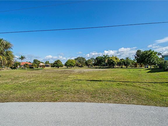 5th image of 17176 Sarong Ln