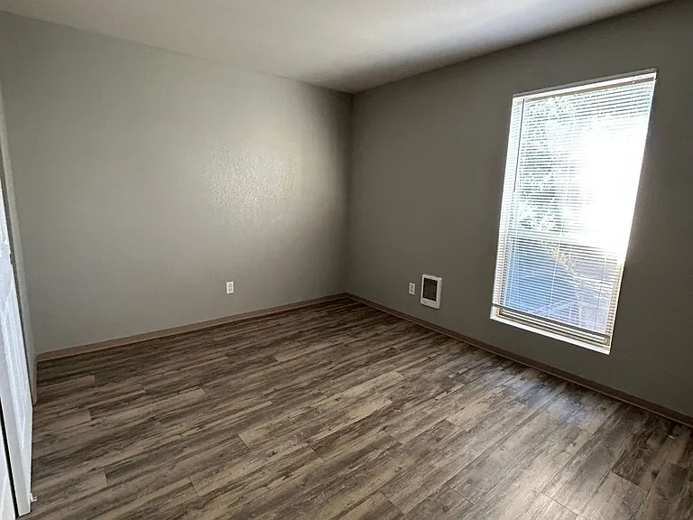 1516 N Brook Ct — Photo 12